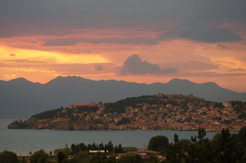 Villa Megdani B Ohrid Bagian luar foto